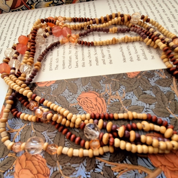 Mutli Strand  Beaded Necklace - Picture 6 of 7